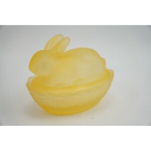 Frosted Yellow Glass Rabbit on Nest Basket Trinket Bunny Dish Excellent
